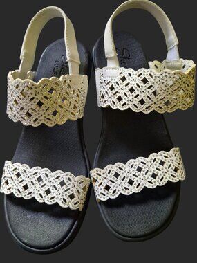 Skechers  White sparkle Wedge Sandals Siz 6 New no box